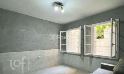 Casa com 3 quartos à venda na Rua Washington Luiz, 302, Centro Histórico, Porto Alegre, 102 m2 por R$ 465.000