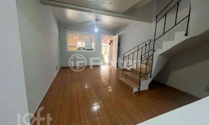 Casa em condomínio fechado com 2 quartos à venda na Rua Treze de Maio, 630, Rio Branco, Canoas, 103 m2 por R$ 280.000