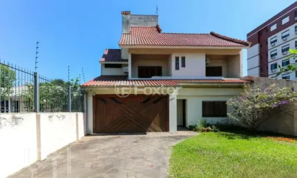 Casa com 6 quartos à venda na Rua São Francisco, 251, Nossa Senhora das Graças, Canoas, 236 m2 por R$ 1.100.000