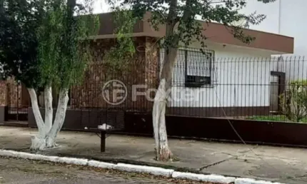 Casa com 4 quartos à venda na rua barão de tramandaí, 15, passo da areia, porto alegre, 205 m2 por r$ 1.000.000
