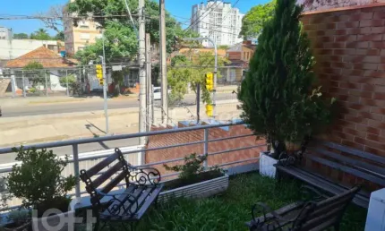Casa com 4 quartos à venda na Avenida Coronel Gastão Haslocher Mazeron, 479, Medianeira, Porto Alegre, 192 m2 por R$ 745.000