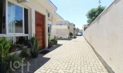 Casa em condomínio fechado com 2 quartos à venda na Rua Protásio Alves, 1004, Niterói, Canoas, 47 m2 por R$ 230.000