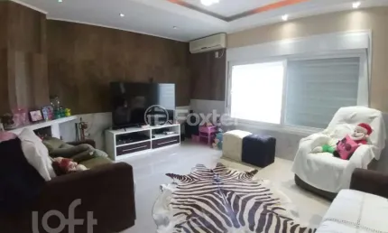 Casa com 3 quartos à venda na Rua Sepé Tiaraju, 1352, Medianeira, Porto Alegre, 171 m2 por R$ 904.000