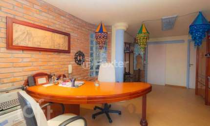 Casa com 3 quartos à venda na Rua Araponga, 306, Chácara das Pedras, Porto Alegre, 360 m2 por R$ 1.575.000