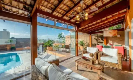 Casa com 4 quartos à venda na Rua Goitacaz, 271, Vila Assunção, Porto Alegre, 450 m2 por R$ 2.490.000