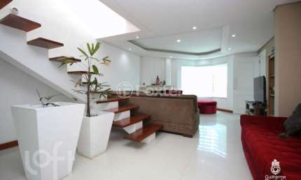 Casa com 3 quartos à venda na Rua Doutor Galdino Nunes Vieira, 294, Jardim Itu Sabará, Porto Alegre, 262 m2 por R$ 1.300.000