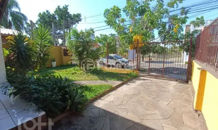 Casa com 3 quartos à venda na rua da figueira, 580, nossa senhora das graças, canoas, 100 m2 por r$ 650.000