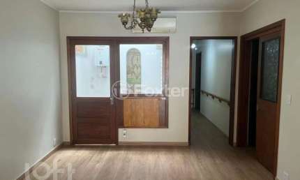 Casa com 3 quartos à venda na Rua Doutor Álvaro Sérgio Masera, 50, Medianeira, Porto Alegre, 148 m2 por R$ 700.000