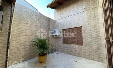 Casa com 3 quartos à venda na Rua Pedro Dos Santos, 149, Igara, Canoas, 194 m2 por R$ 720.000