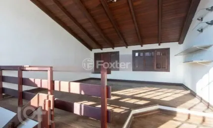 Casa com 3 quartos à venda na Avenida da Serraria, 800, Espírito Santo, Porto Alegre, 220 m2 por R$ 848.000