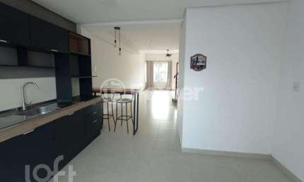 Casa com 2 quartos à venda na Rua Ilari Arlindo Basei, 204, Guarujá, Porto Alegre, 95 m2 por R$ 388.000