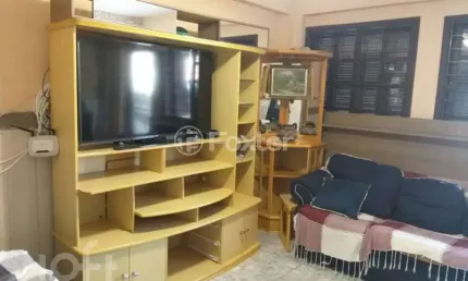Casa com 3 quartos à venda na Rua Plácido de Castro, 84, Azenha, Porto Alegre, 180 m2 por R$ 790.000