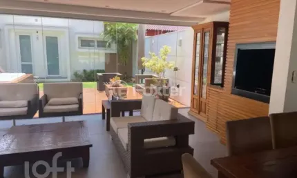 Casa com 3 quartos à venda na Rua Mampituba, 132, Ipanema, Porto Alegre, 218 m2 por R$ 1.380.000