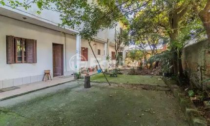 Casa com 3 quartos à venda na Avenida Leonardo Carlucci, 140, Espírito Santo, Porto Alegre, 250 m2 por R$ 660.000