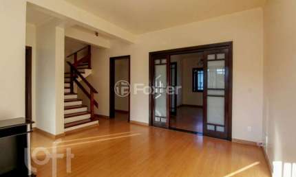 Casa com 4 quartos à venda na Rua Antônio Francisco Lisboa, 235, Rubem Berta, Porto Alegre, 248 m2 por R$ 590.000