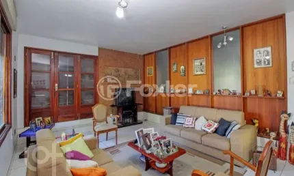 Casa com 3 quartos à venda na Rua Professor Pedro Santa Helena, 556, Jardim do Salso, Porto Alegre, 202 m2 por R$ 800.000