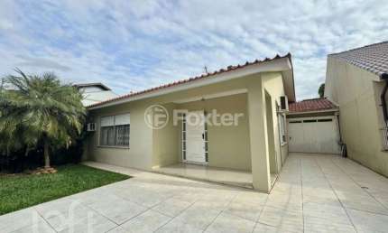 Casa com 4 quartos à venda na Rua dos Girassóis, 215, Igara, Canoas, 239 m2 por R$ 795.000