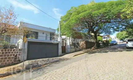 Casa com 3 quartos à venda na rua gustavo schmidt, 615, três figueiras, porto alegre, 309 m2 por r$ 1.400.000