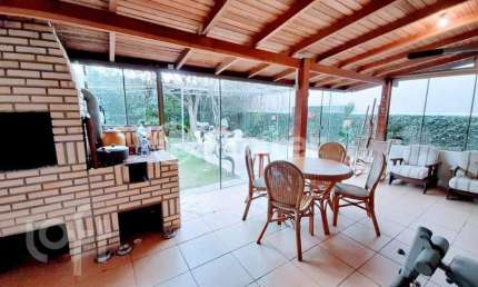 Casa com 3 quartos à venda na Rua Érico Veríssimo, 315, Nossa Senhora das Graças, Canoas, 110 m2 por R$ 540.000