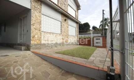 Casa com 5 quartos à venda na Rua Tupi, 691, Igara, Canoas, 244 m2 por R$ 798.000