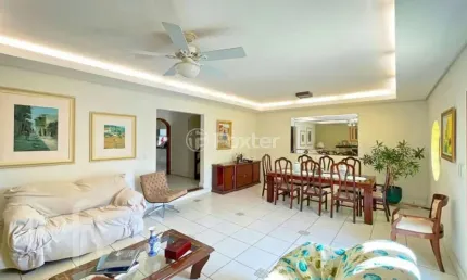 Casa com 4 quartos à venda na rua burum, 30, vila assunção, porto alegre, 291 m2 por r$ 1.090.000