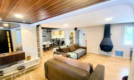 Casa com 5 quartos à venda na Rua Erebango, 134, Nonoai, Porto Alegre, 326 m2 por R$ 880.000