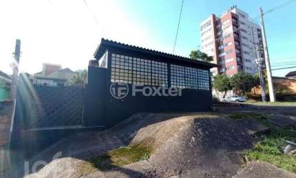 Casa com 2 quartos à venda na Rua Doutor Dias de Carvalho, 142, Tristeza, Porto Alegre, 290 m2 por R$ 749.000