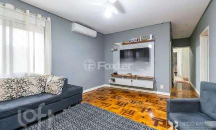Casa com 3 quartos à venda na Rua Patrimonio, 48, Coronel Aparício Borges, Porto Alegre, 170 m2 por R$ 437.000