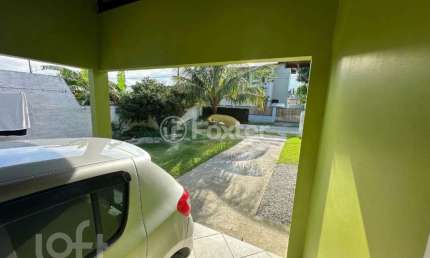 Casa com 4 quartos à venda na Servidão Irineu Noé da Silva, 74, Ribeirão da Ilha, Florianópolis, 280 m2 por R$ 639.000