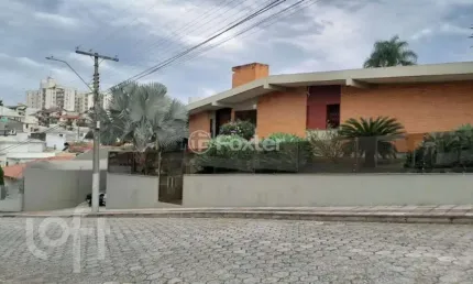 Casa com 4 quartos à venda na rua josé do patrocínio, 431, capoeiras, florianópolis, 319 m2 por r$ 2.000.000