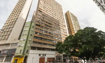 Kitnet / stúdio à venda na avenida senador salgado filho, 327, centro histórico, porto alegre, 20 m2 por r$ 110.000