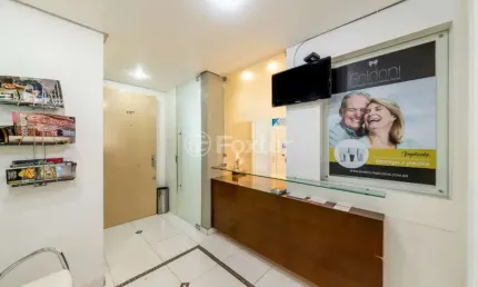 Sala comercial com 4 salas à venda na Rua Tiradentes, 381, Centro, Canoas, 52 m2 por R$ 456.000