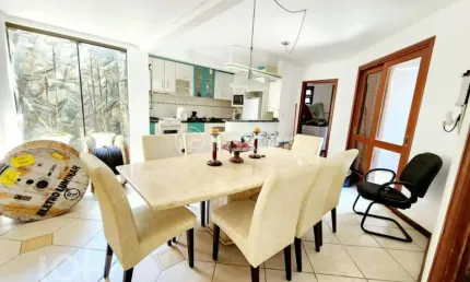 Casa com 4 quartos à venda na rua afonso pena, 851, canto, florianópolis, 278 m2 por r$ 2.100.000