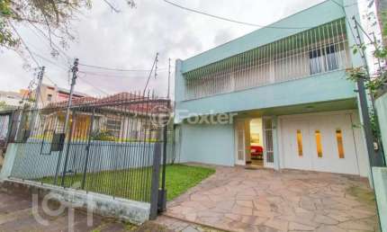 Casa com 3 quartos à venda na Rua Fagundes Varela, 83, Santo Antônio, Porto Alegre, 220 m2 por R$ 750.000