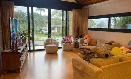 Casa em condomínio fechado com 3 quartos à venda na Rua Vitório Carassai, 277, São José, Canela, 200 m2 por R$ 2.650.500
