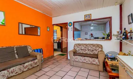 Casa com 2 quartos à venda na Rua Urânia, 15, Bom Jesus, Porto Alegre, 69 m2 por R$ 169.500