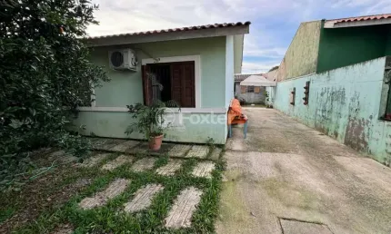 Casa com 3 quartos à venda na Rua Amsterdã, 71, São José, Canoas, 50 m2 por R$ 395.000