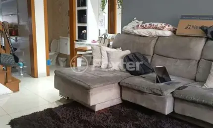 Casa com 2 quartos à venda na rua heitor kramer, 151, guarujá, porto alegre, 74 m2 por r$ 490.000