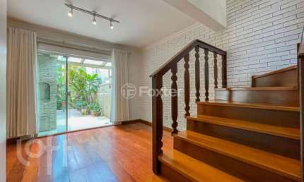 Casa com 3 quartos à venda na Rua Miguel Tostes, 706, Rio Branco, Porto Alegre, 198 m2 por R$ 1.100.000