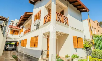 Casa com 3 quartos à venda na Rua Doutor Armando Barbedo, 1101, Tristeza, Porto Alegre, 240 m2 por R$ 1.930.000