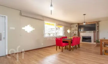 Casa com 2 quartos à venda na Rua Nossa Senhora Medianeira, 194, Medianeira, Porto Alegre, 148 m2 por R$ 780.000