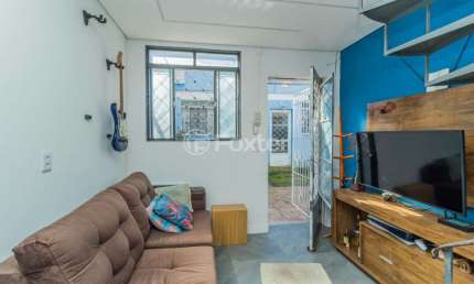 Casa em condomínio fechado com 1 quarto à venda na Rua Deputado Cunha Bueno, 185, Cavalhada, Porto Alegre, 37 m2 por R$ 140.000