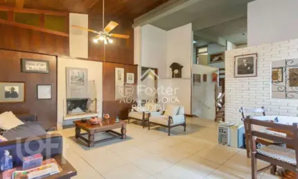 Casa com 3 quartos à venda na rua cariri, 201, vila assunção, porto alegre, 266 m2 por r$ 1.550.000