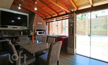 Casa com 3 quartos à venda na Rua Ramis Galvão, 223, Passo da Areia, Porto Alegre, 340 m2 por R$ 1.140.000