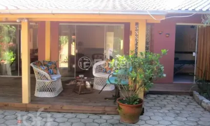 Casa com 5 quartos à venda na Servidão Niberto Borges, 48, Pântano do Sul, Florianópolis, 290 m2 por R$ 1.050.000