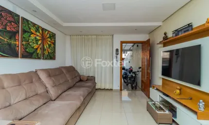 Casa com 2 quartos à venda na Rua Antônio Carlos Ribeiro, 43, Guarujá, Porto Alegre, 108 m2 por R$ 520.000