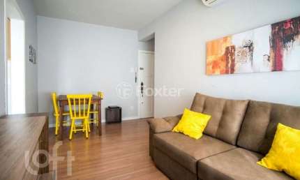 Apartamento com 2 quartos à venda na Rua Moyses Antunes da Cunha, 55, Santo Antônio, Porto Alegre, 56 m2 por R$ 250.000