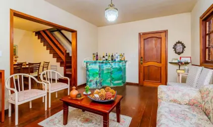 Casa com 3 quartos à venda na Rua Professor José Conde, 35, Partenon, Porto Alegre, 300 m2 por R$ 1.000.000