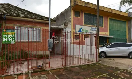 Casa com 2 quartos à venda na Rua Ângelo Dourado, 346, Anchieta, Porto Alegre, 250 m2 por R$ 300.000