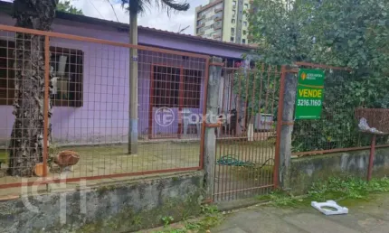 Casa com 2 quartos à venda na Travessa Nova Trento, 207, Tristeza, Porto Alegre, 354 m2 por R$ 365.000